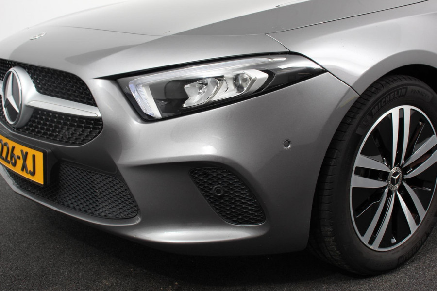 Mercedes-Benz A-Klasse 200 Automaat Progressive | Sfeerverlichting | Navigatie | Climate control | Camera | Parkeer sensoren | Half Lederen Bekleding | Led  | Cruise Control | LMV Velgen