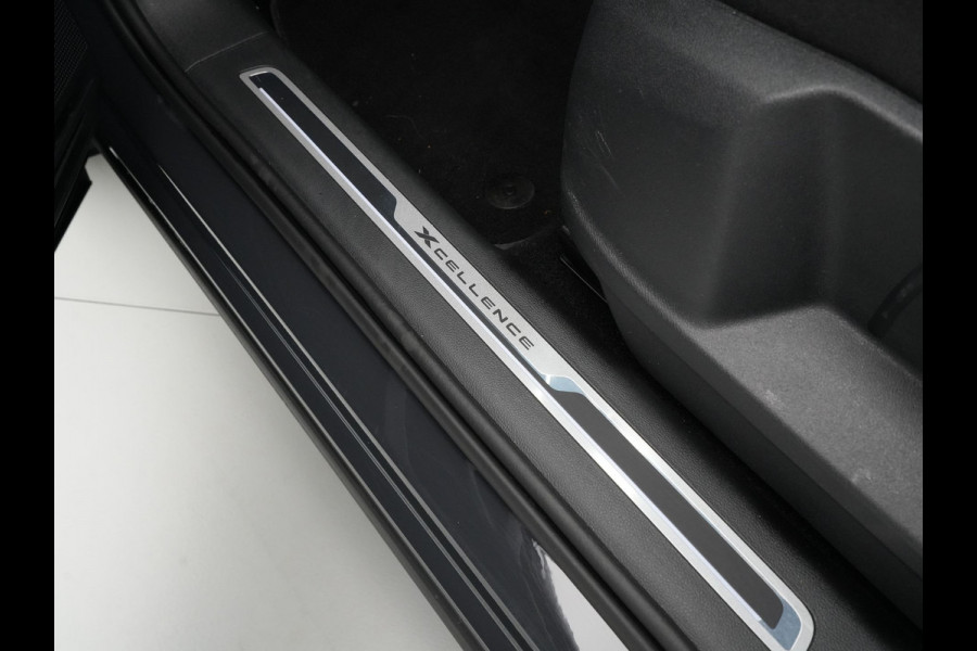 Seat Tarraco 1.4 TSI 245pk e-Hybrid PHEV Xcellence Navigatie Wegkl. trekhaak Camera Stuurverwarming Stoelverwarming voor/achter 148