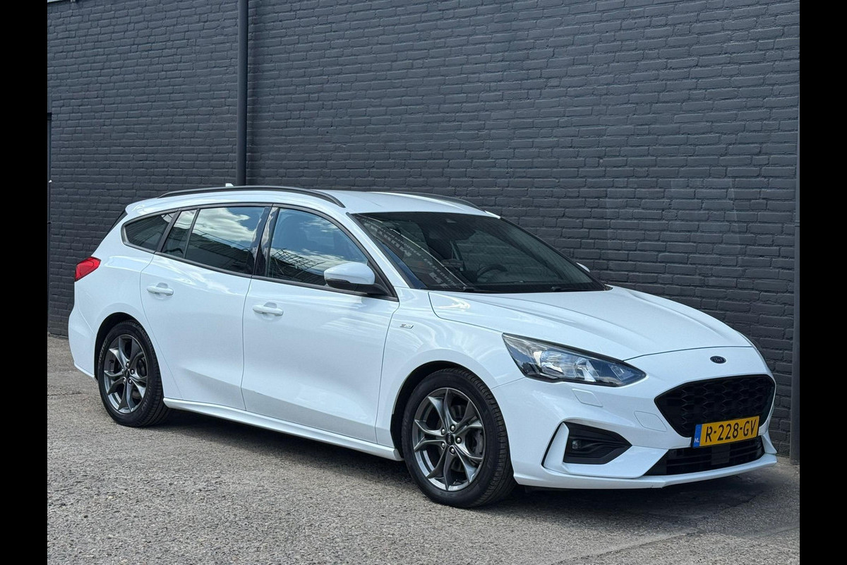 Ford FOCUS Wagon 2.0 EcoBlue ST Line X Business 1STE EIGEN | NAVI | CARPLAY | PDC | STOELVERWARMING | NWE APK Ford FOCUS Wagon 2.0 EcoBlue ST Line X Business 1STE EIGEN | NAVI | CARPLAY | PDC | STOELVERWARMING | NWE APK