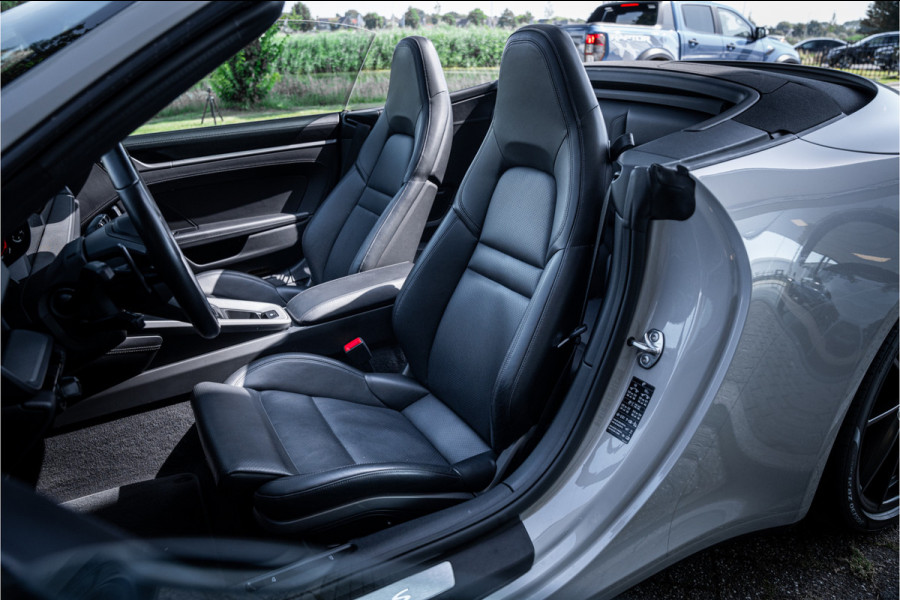 Porsche 911 Cabrio Carrera 4S (450pk) - BOSE - Sportuitlaat - Adapt. cruise - Camera PASM - Keyless - Exclusive leder * 992