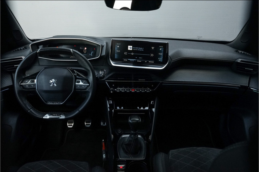 Peugeot 2008 1.2 PureTech GT Pack 130PK Pano CarPlay Trekhaak 1e Eig