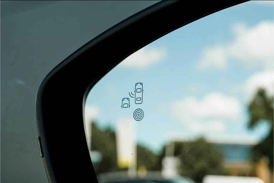 Peugeot 2008 1.2 PureTech GT Pack 130PK Pano CarPlay Trekhaak 1e Eig