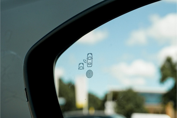 Peugeot 2008 1.2 PureTech GT Pack 130PK Pano CarPlay Trekhaak 1e Eig