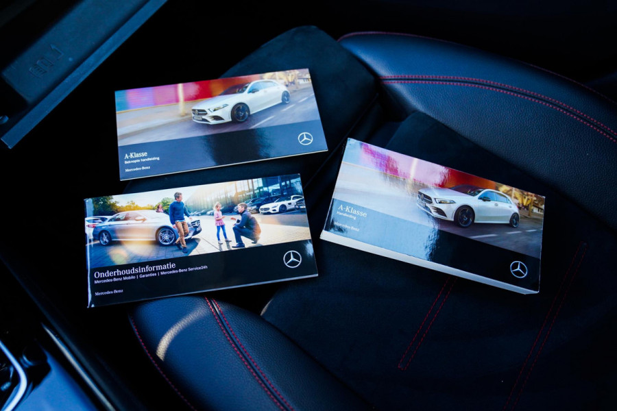 Mercedes-Benz A-Klasse 180 Business Solution AMG Night Upgrade | Achteruitrij camera | Stoelverwarming