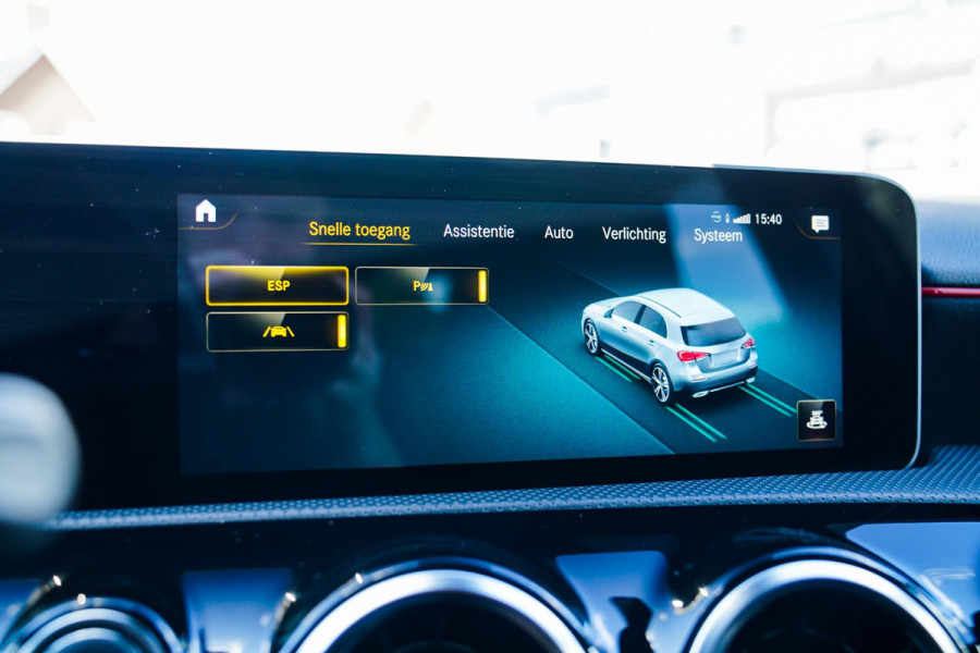 Mercedes-Benz A-Klasse 180 Business Solution AMG Night Upgrade | Achteruitrij camera | Stoelverwarming