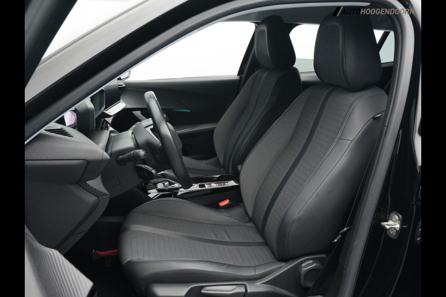 Peugeot e-2008 EV Blue Lease Allure 50 kWh (APPLE CARPLAY,LED,DIGITAAL DISPLAY,GROOT NAVI,CAMERA,LM-VELGEN,NIEUWE APK,TOPCONDITIE)
