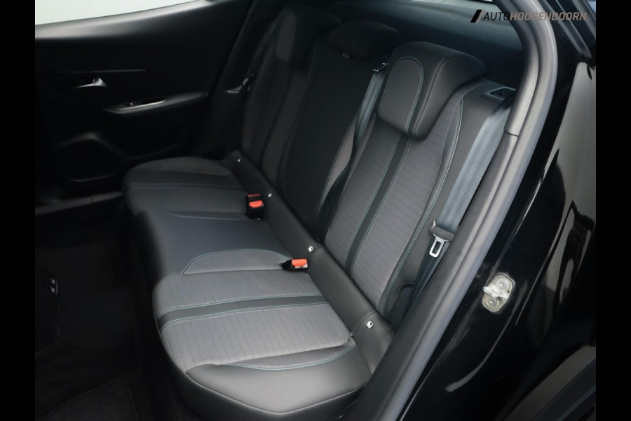 Peugeot e-2008 EV Blue Lease Allure 50 kWh (APPLE CARPLAY,LED,DIGITAAL DISPLAY,GROOT NAVI,CAMERA,LM-VELGEN,NIEUWE APK,TOPCONDITIE)