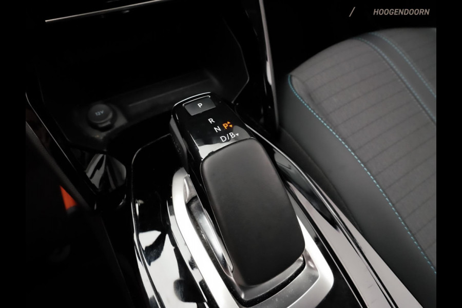 Peugeot e-2008 EV Blue Lease Allure 50 kWh (APPLE CARPLAY,LED,DIGITAAL DISPLAY,GROOT NAVI,CAMERA,LM-VELGEN,NIEUWE APK,TOPCONDITIE)