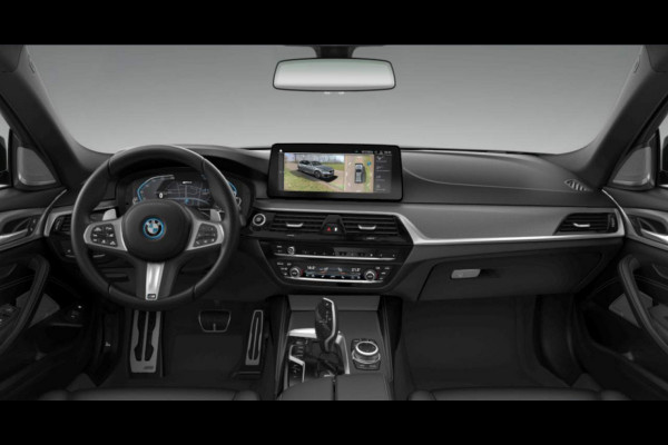 BMW 5 Serie Touring 530e M-SPORT - PANO - TREKHAAK - LASER - COMFORT+