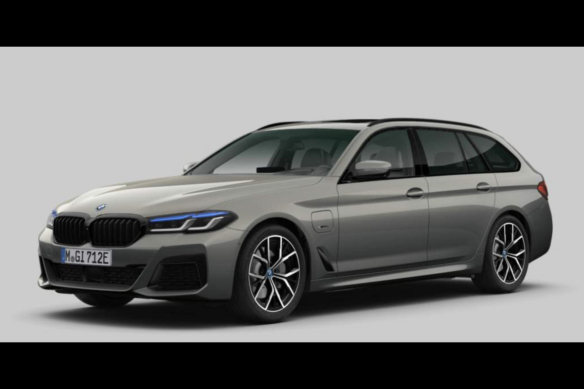 BMW 5 Serie Touring 530e M-SPORT - PANO - TREKHAAK - LASER - COMFORT+ BMW 5 Serie Touring 530e M-SPORT - PANO - TREKHAAK - LASER - COMFORT+