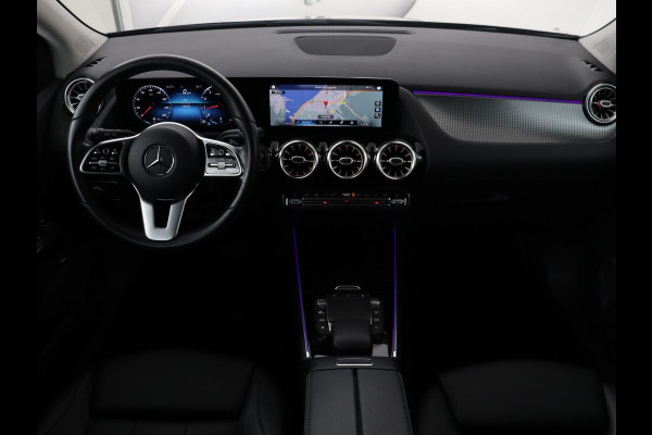 Mercedes-Benz B-Klasse 180 Business Solution Luxury | Leder | Trekhaak | Stoelverwarming | Camera | Navigatie | Full LED | Park Assist | Sfeerverlichting | Widescreen