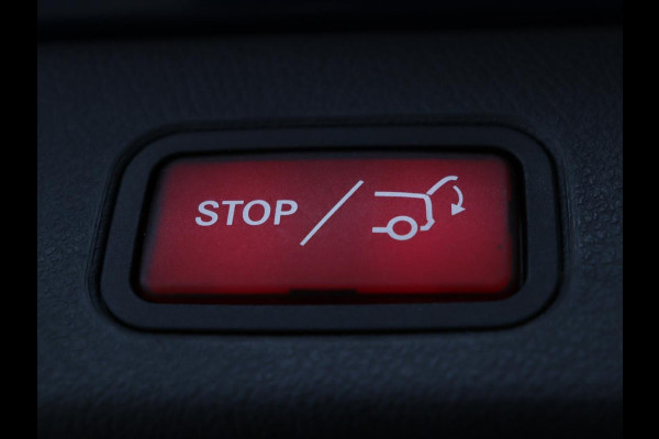Mercedes-Benz B-Klasse 180 Business Solution Luxury | Leder | Trekhaak | Stoelverwarming | Camera | Navigatie | Full LED | Park Assist | Sfeerverlichting | Widescreen