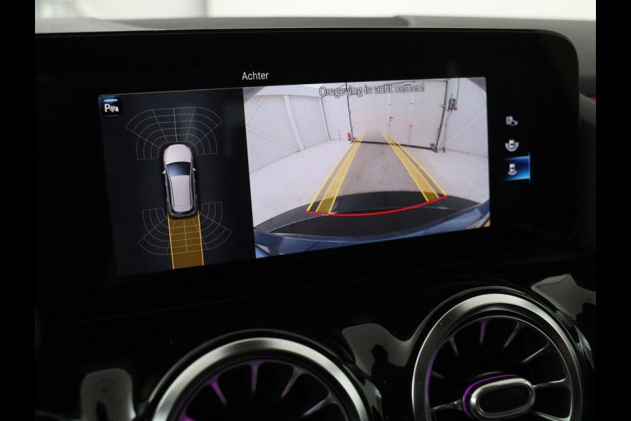 Mercedes-Benz B-Klasse 180 Business Solution Luxury | Leder | Trekhaak | Stoelverwarming | Camera | Navigatie | Full LED | Park Assist | Sfeerverlichting | Widescreen