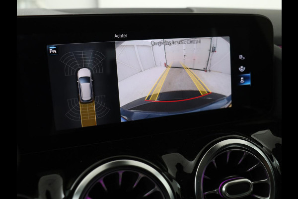 Mercedes-Benz B-Klasse 180 Business Solution Luxury | Leder | Trekhaak | Stoelverwarming | Camera | Navigatie | Full LED | Park Assist | Sfeerverlichting | Widescreen