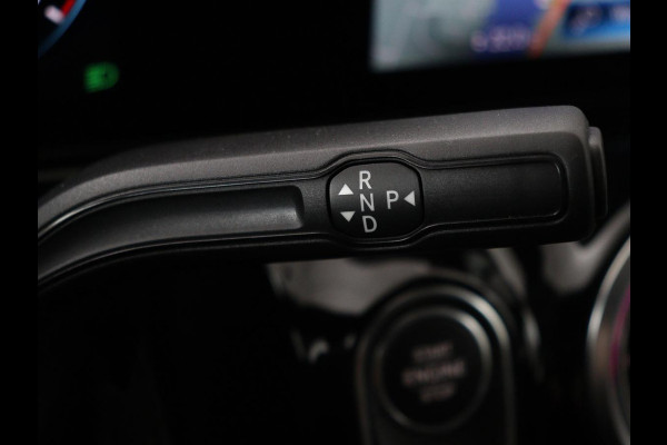 Mercedes-Benz B-Klasse 180 Business Solution Luxury | Leder | Trekhaak | Stoelverwarming | Camera | Navigatie | Full LED | Park Assist | Sfeerverlichting | Widescreen