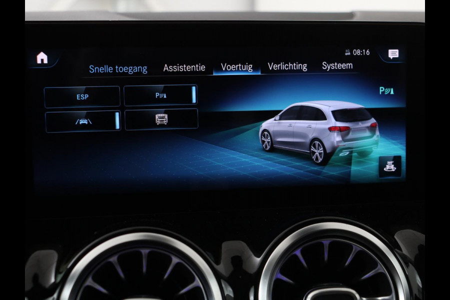 Mercedes-Benz B-Klasse 180 Business Solution Luxury | Leder | Trekhaak | Stoelverwarming | Camera | Navigatie | Full LED | Park Assist | Sfeerverlichting | Widescreen