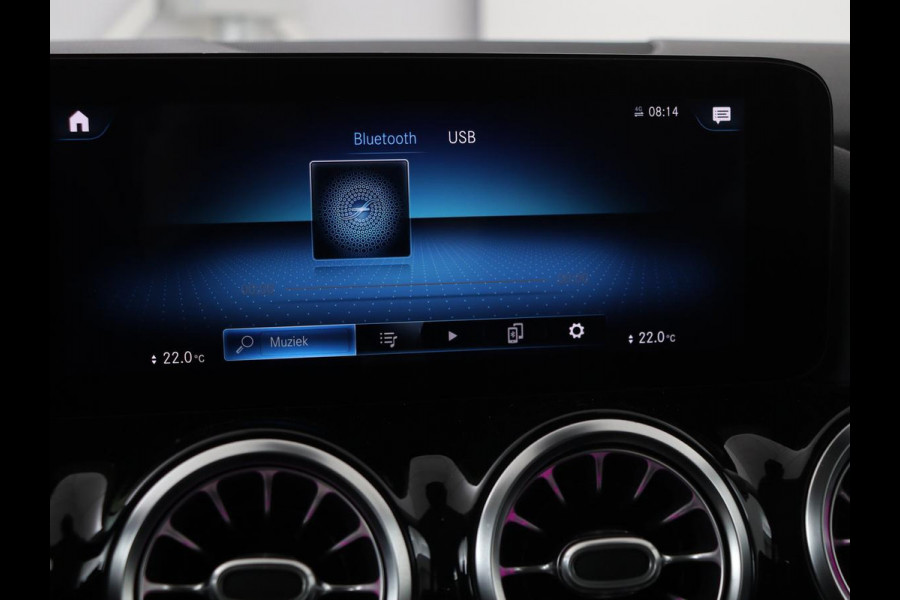Mercedes-Benz B-Klasse 180 Business Solution Luxury | Leder | Trekhaak | Stoelverwarming | Camera | Navigatie | Full LED | Park Assist | Sfeerverlichting | Widescreen