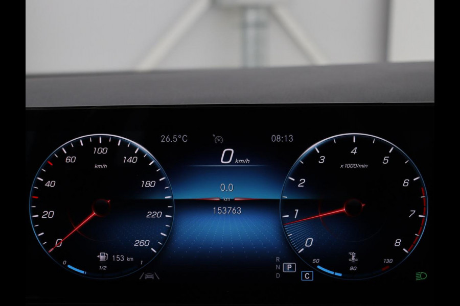 Mercedes-Benz B-Klasse 180 Business Solution Luxury | Leder | Trekhaak | Stoelverwarming | Camera | Navigatie | Full LED | Park Assist | Sfeerverlichting | Widescreen