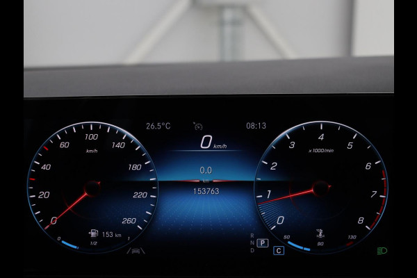 Mercedes-Benz B-Klasse 180 Business Solution Luxury | Leder | Trekhaak | Stoelverwarming | Camera | Navigatie | Full LED | Park Assist | Sfeerverlichting | Widescreen