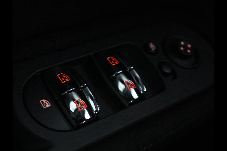 MINI Countryman 2.0 Cooper S E ALL4 Chili | Panoramadak | Leder | Stoel & stuurverwarming | Camera | Adaptive cruise | Memory | Keyless | Full LED | Navigatie