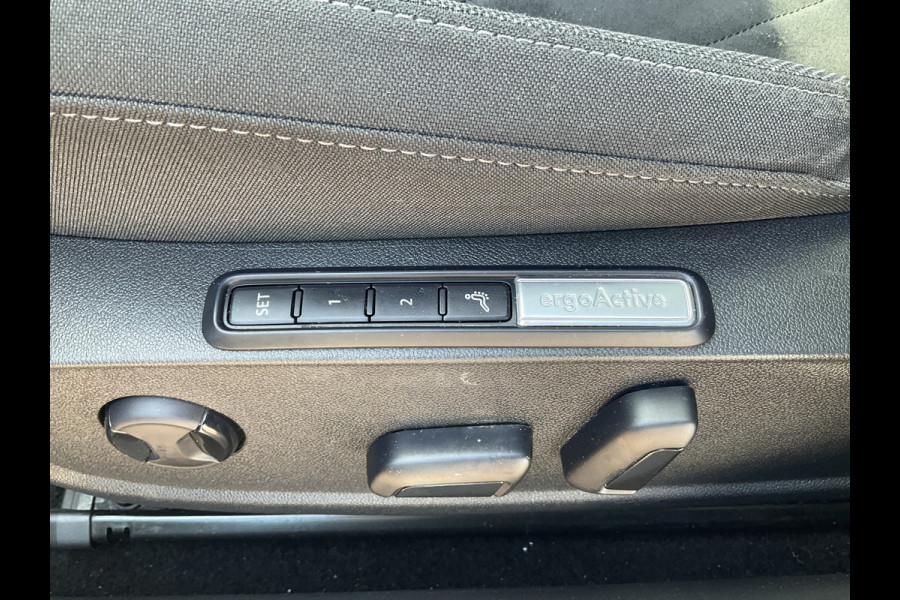 Volkswagen Golf 1.5 TSI Style Pano Sfeerverl Adap.Cruise Carplay Led Memory Uitstraling!