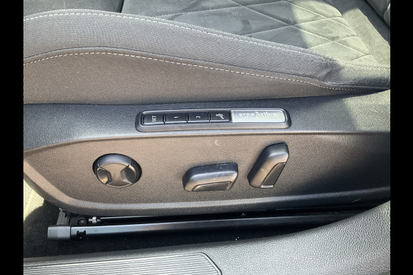 Volkswagen Golf 1.5 TSI Style Pano Sfeerverl Adap.Cruise Carplay Led Memory Uitstraling!