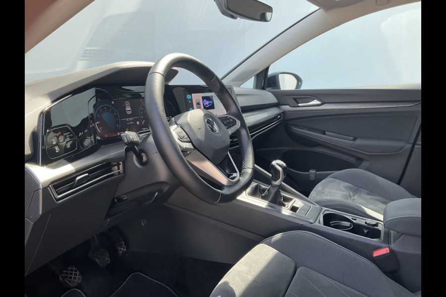Volkswagen Golf 1.5 TSI Style Pano Sfeerverl Adap.Cruise Carplay Led Memory Uitstraling!