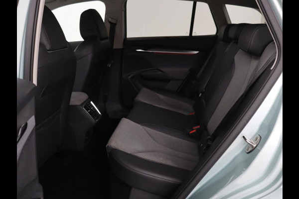 Škoda ENYAQ iV 80 | Stoel & stuurverwarming | Carplay | Keyless | Navigatie | Camera | Half leder | Cruise control | Full LED | Parkeerhulp