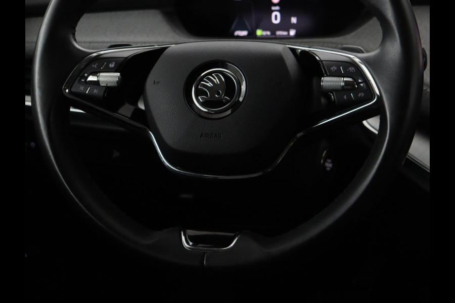 Škoda ENYAQ iV 80 | Stoel & stuurverwarming | Carplay | Keyless | Navigatie | Camera | Half leder | Cruise control | Full LED | Parkeerhulp