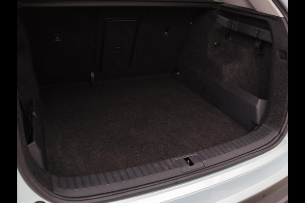 Škoda ENYAQ iV 80 | Stoel & stuurverwarming | Carplay | Keyless | Navigatie | Camera | Half leder | Cruise control | Full LED | Parkeerhulp