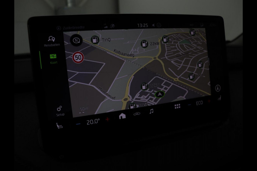 Škoda ENYAQ iV 80 | Stoel & stuurverwarming | Carplay | Keyless | Navigatie | Camera | Half leder | Cruise control | Full LED | Parkeerhulp