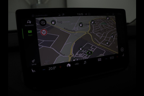 Škoda ENYAQ iV 80 | Stoel & stuurverwarming | Carplay | Keyless | Navigatie | Camera | Half leder | Cruise control | Full LED | Parkeerhulp