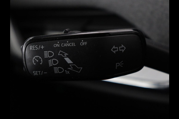 Škoda ENYAQ iV 80 | Stoel & stuurverwarming | Carplay | Keyless | Navigatie | Camera | Half leder | Cruise control | Full LED | Parkeerhulp