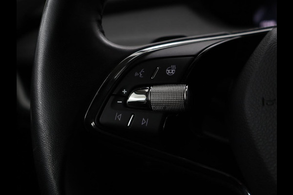 Škoda ENYAQ iV 80 | Stoel & stuurverwarming | Carplay | Keyless | Navigatie | Camera | Half leder | Cruise control | Full LED | Parkeerhulp