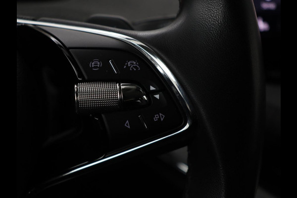 Škoda ENYAQ iV 80 | Stoel & stuurverwarming | Carplay | Keyless | Navigatie | Camera | Half leder | Cruise control | Full LED | Parkeerhulp