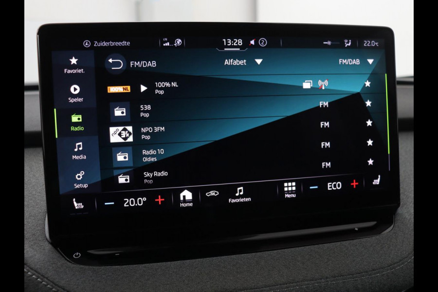 Škoda ENYAQ iV 80 | Stoel & stuurverwarming | Carplay | Keyless | Navigatie | Camera | Half leder | Cruise control | Full LED | Parkeerhulp