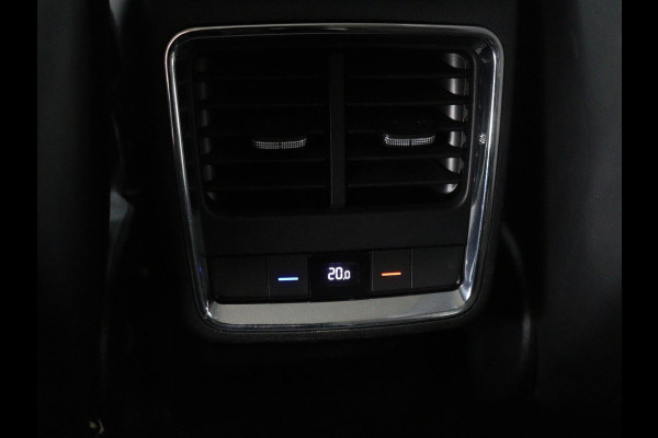 Škoda ENYAQ iV 80 | Stoel & stuurverwarming | Carplay | Keyless | Navigatie | Camera | Half leder | Cruise control | Full LED | Parkeerhulp