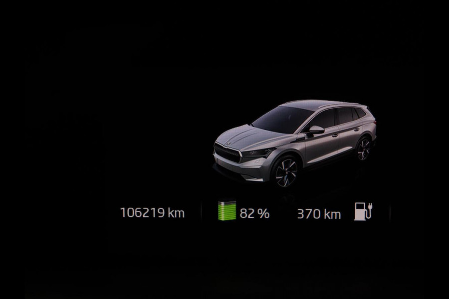 Škoda ENYAQ iV 80 | Stoel & stuurverwarming | Carplay | Keyless | Navigatie | Camera | Half leder | Cruise control | Full LED | Parkeerhulp