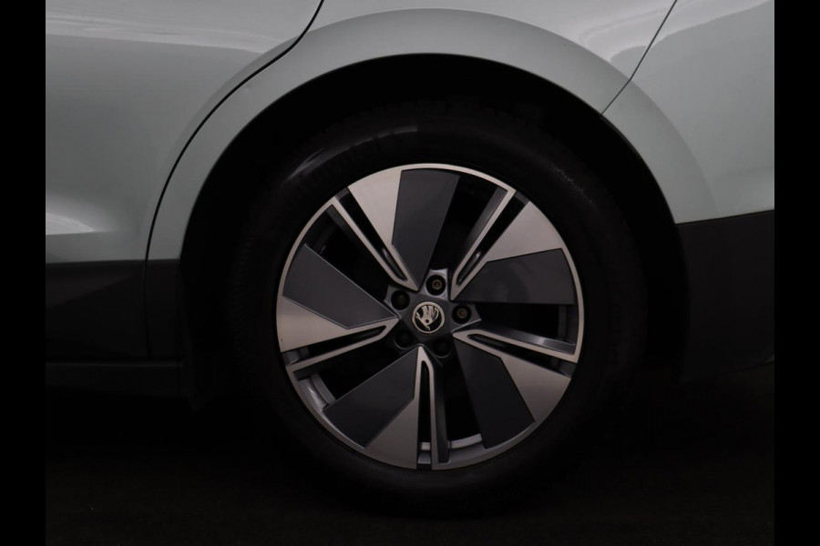 Škoda ENYAQ iV 80 | Stoel & stuurverwarming | Carplay | Keyless | Navigatie | Camera | Half leder | Cruise control | Full LED | Parkeerhulp