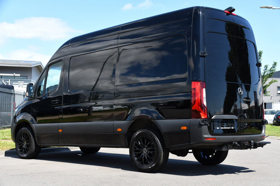 Mercedes-Benz Sprinter 319 3.0 CDI L2H2 Black Edition Adaptieve Cruise, 360 Camera, Carplay, 3500kg Trekhaak, 190PK, LED, Multimedia, Standkachel, Uniek!