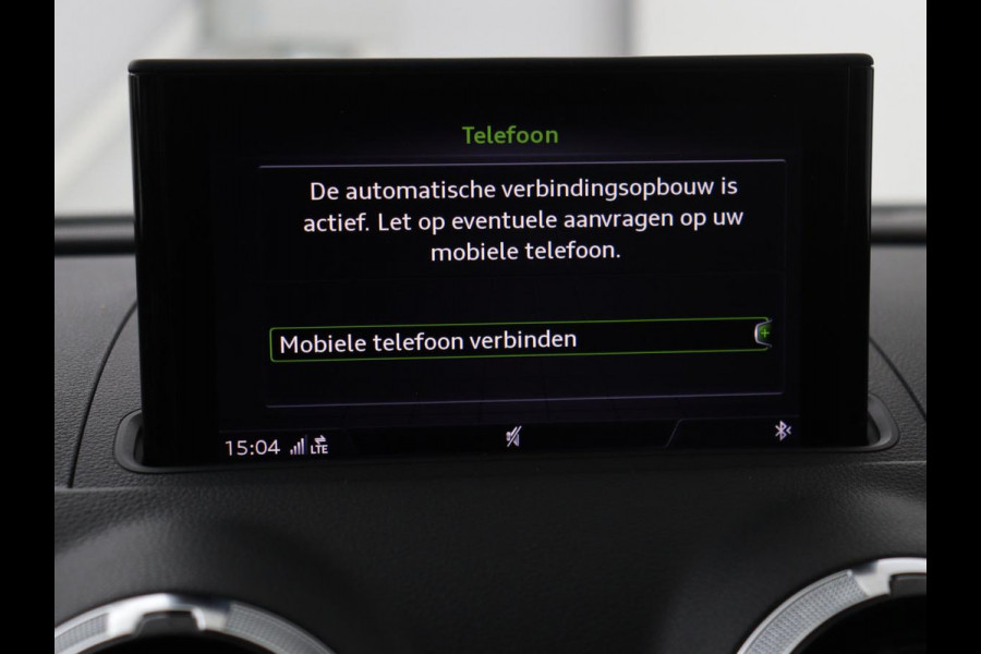 Audi A3 30 TFSI Sport S Line Edition | Half leder | Full LED | Sportstoelen | Navigatie | Trekhaak | Parkeerhulp | Climate control | Cruise control | Bluetooth