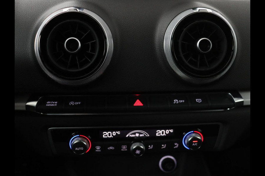Audi A3 30 TFSI Sport S Line Edition | Half leder | Full LED | Sportstoelen | Navigatie | Trekhaak | Parkeerhulp | Climate control | Cruise control | Bluetooth