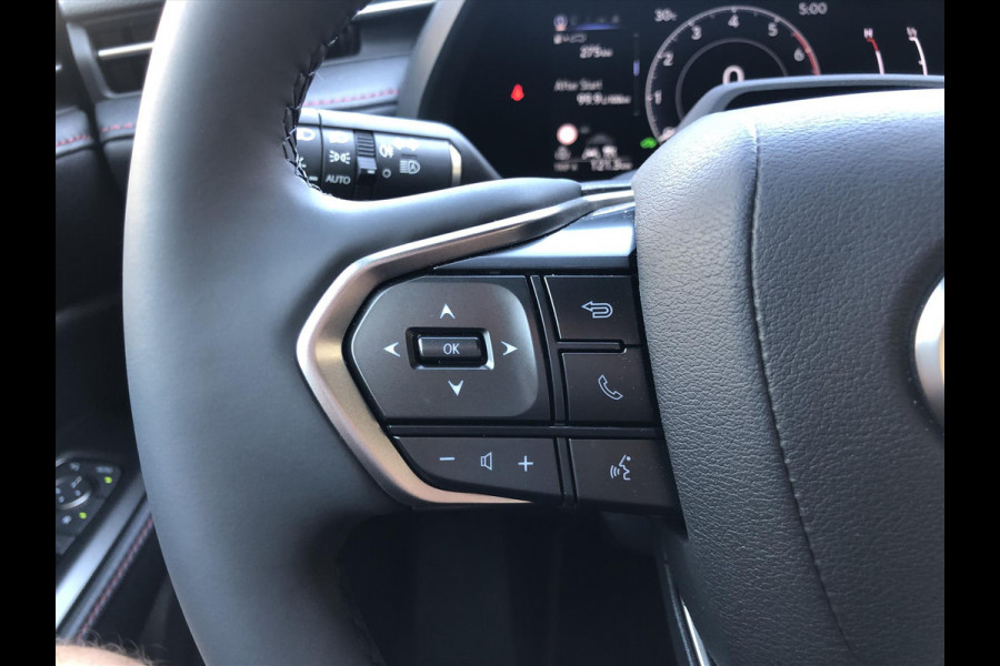 Lexus LBX 1.5 Hybrid Emotion Bi Tone | Leer, Stoel + Stuurverwarming, Parkeersensoren, Dodehoekherkenning