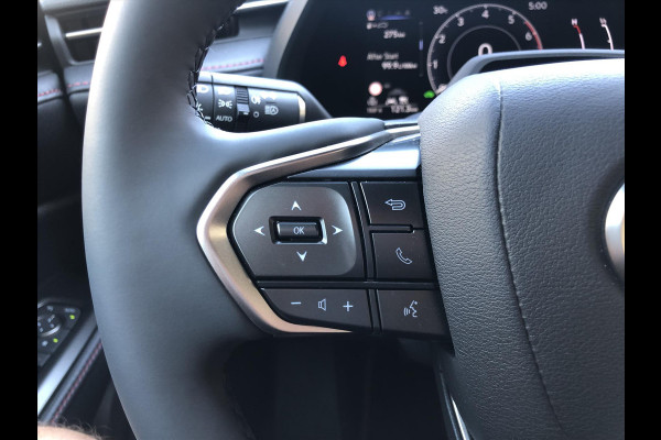 Lexus LBX 1.5 Hybrid Emotion Bi Tone | Leer, Stoel + Stuurverwarming, Parkeersensoren, Dodehoekherkenning