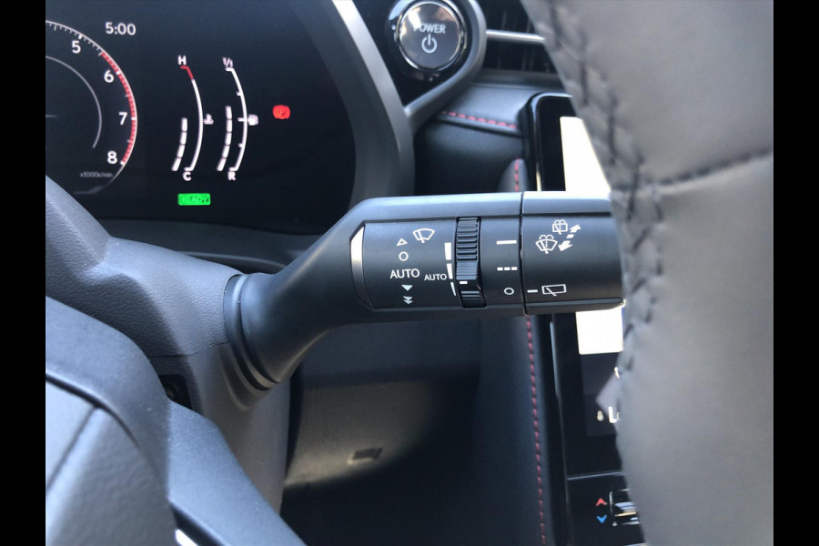 Lexus LBX 1.5 Hybrid Emotion Bi Tone | Leer, Stoel + Stuurverwarming, Parkeersensoren, Dodehoekherkenning
