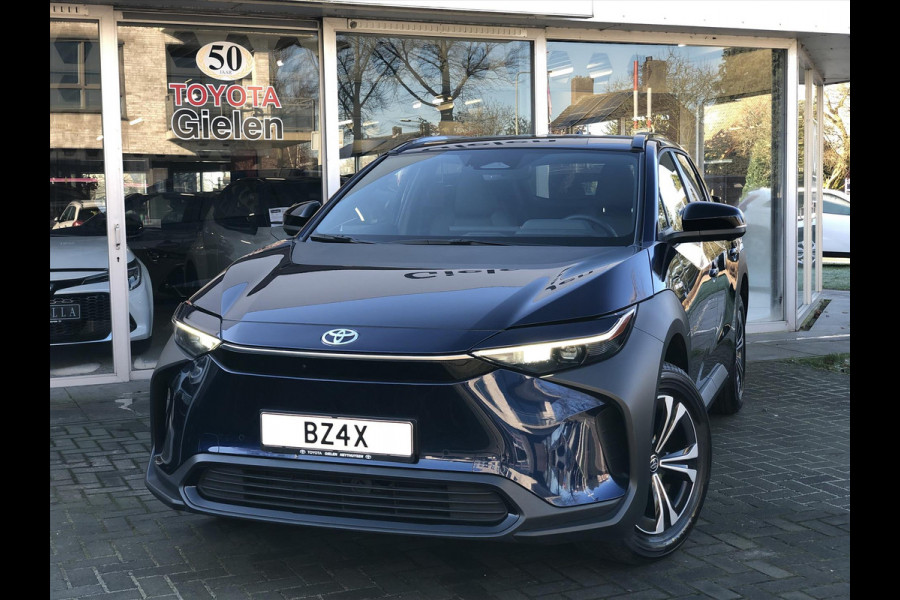 Toyota Bz4x 71,4 kWh 204pk Dynamic | Groot scherm, 360 Camera, Parkeersensoren, Elektrische achterklep, LED, Stoel + Stuurverwarming