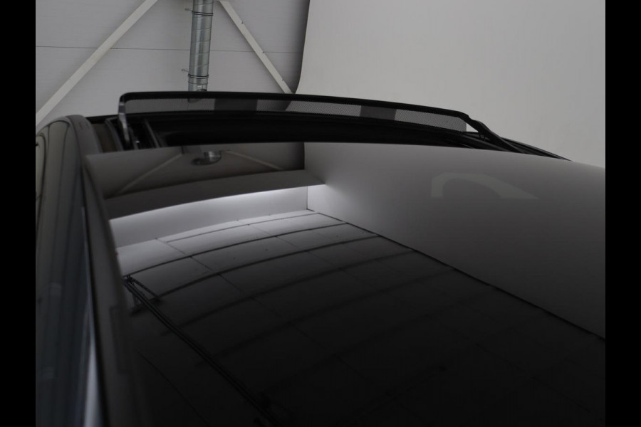 Mercedes-Benz A-Klasse 180 Business Solution AMG | Panoramadak | Stoelverwarming | Carplay | Leder/Alcantara | Camera | Widescreen | Full LED