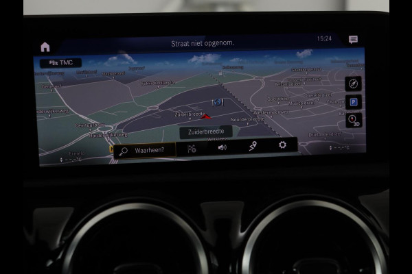 Mercedes-Benz A-Klasse 180 Business Solution AMG | Panoramadak | Stoelverwarming | Carplay | Leder/Alcantara | Camera | Widescreen | Full LED