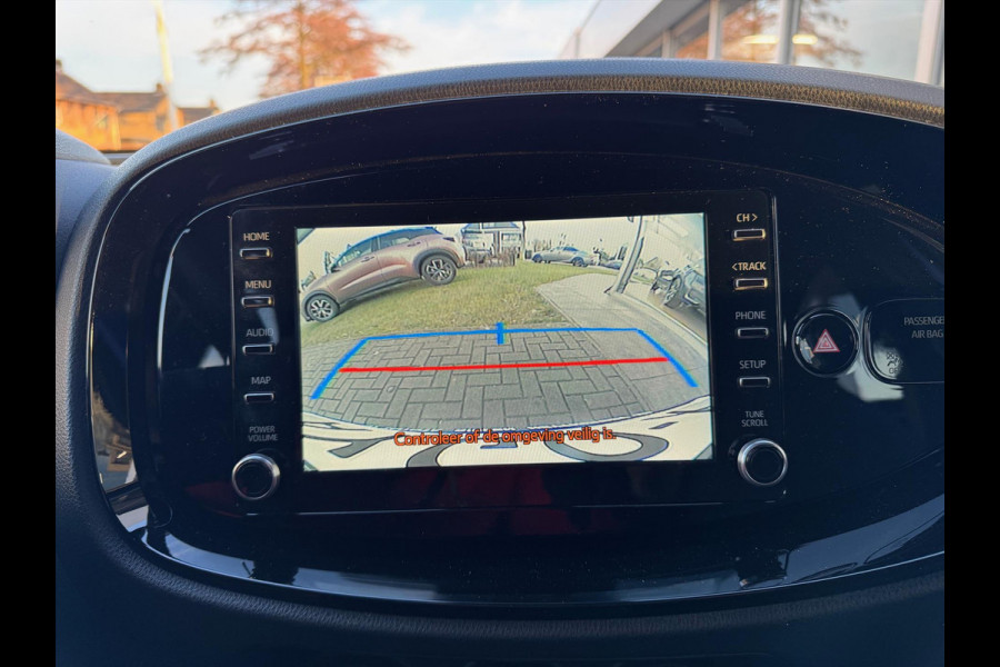 Toyota Aygo X 1.0 VVT-i Pulse | Bi-tone, Privacy glass, 17 inch, Apple carplay/Android auto, Stoelverwarming, Parkeercamera