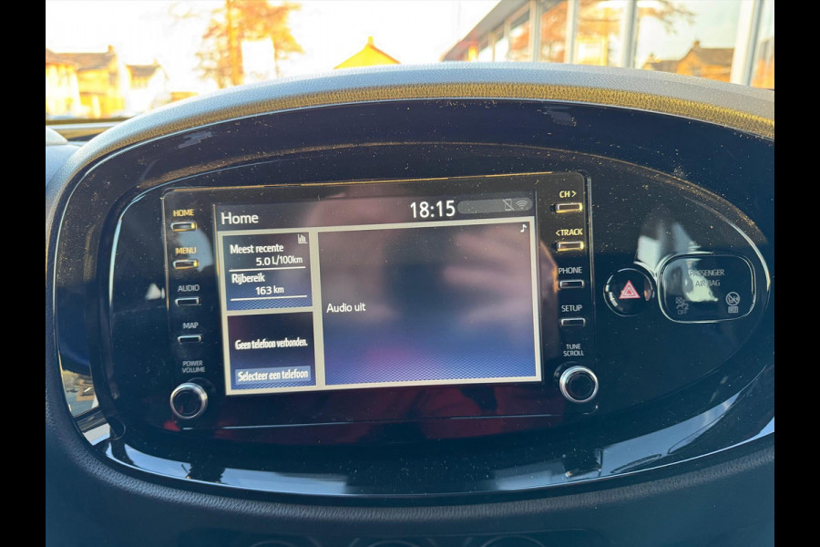 Toyota Aygo X 1.0 VVT-i Pulse | Bi-tone, Privacy glass, 17 inch, Apple carplay/Android auto, Stoelverwarming, Parkeercamera